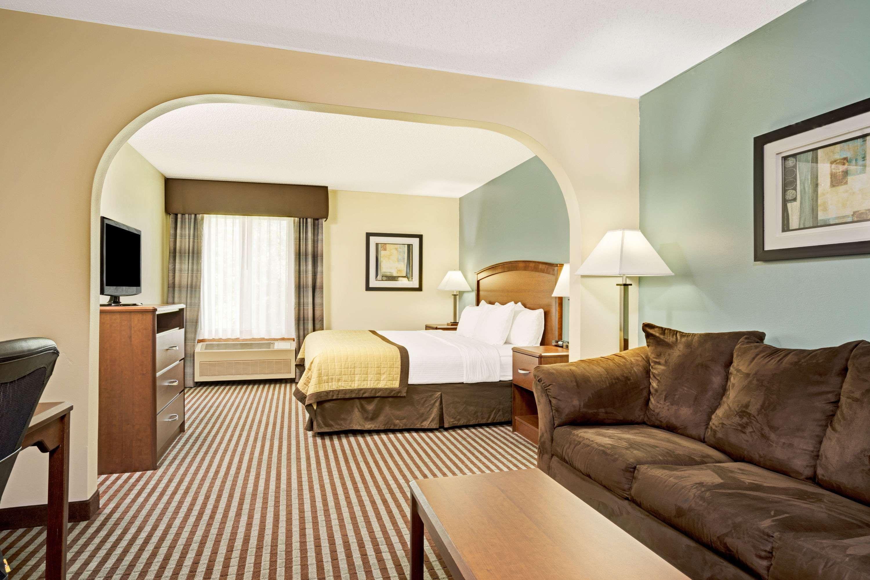 Baymont By Wyndham Wahpeton Hotell Exteriör bild